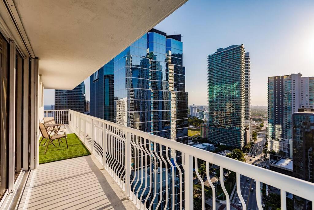 Upscale Brickell 3 Bedroom With Water Views And Free Parking Miami Zewnętrze zdjęcie