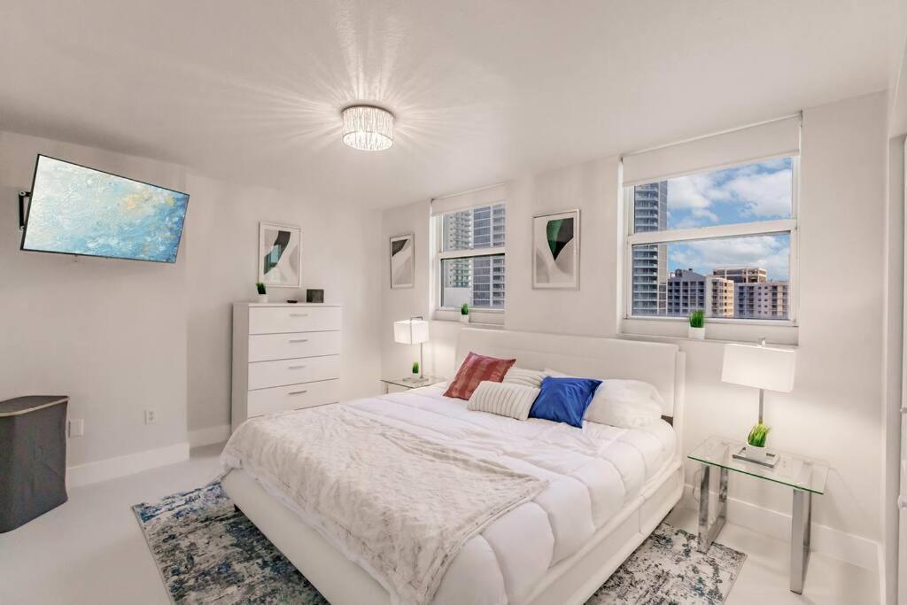 Upscale Brickell 3 Bedroom With Water Views And Free Parking Miami Zewnętrze zdjęcie