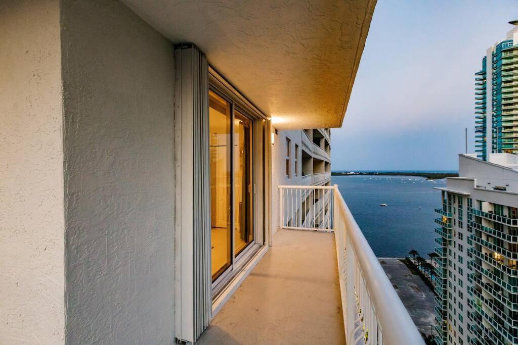 Upscale Brickell 3 Bedroom With Water Views And Free Parking Miami Zewnętrze zdjęcie