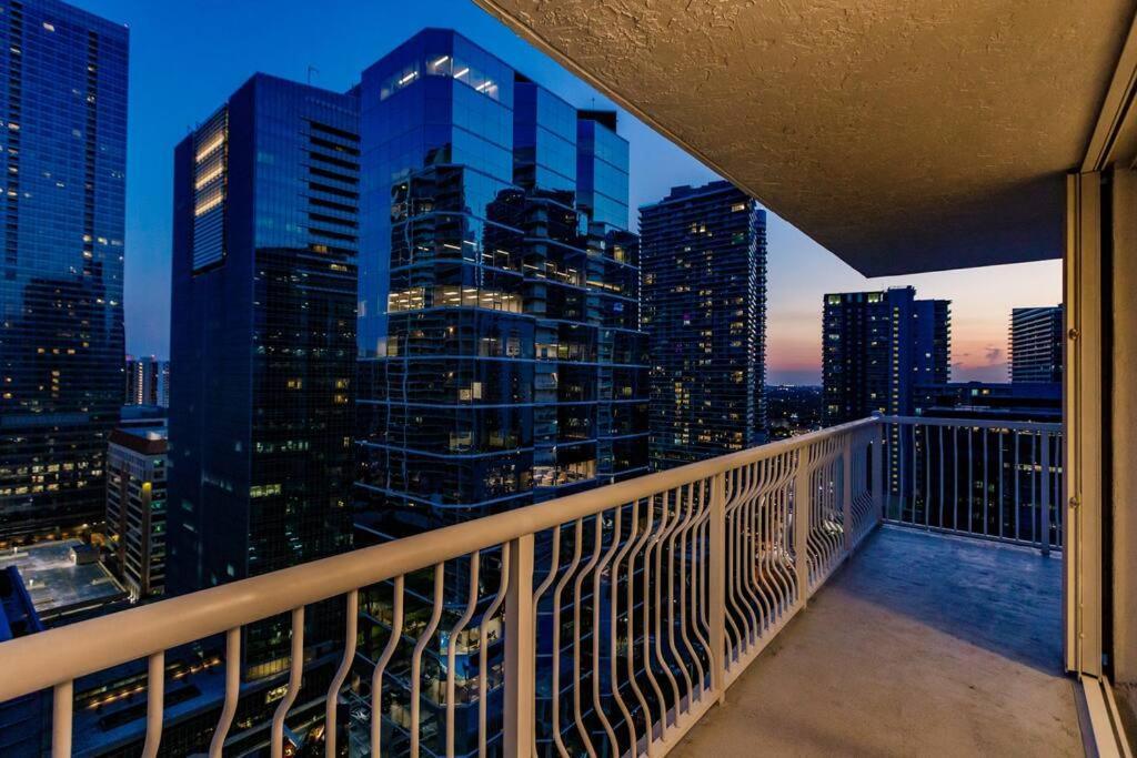 Upscale Brickell 3 Bedroom With Water Views And Free Parking Miami Zewnętrze zdjęcie