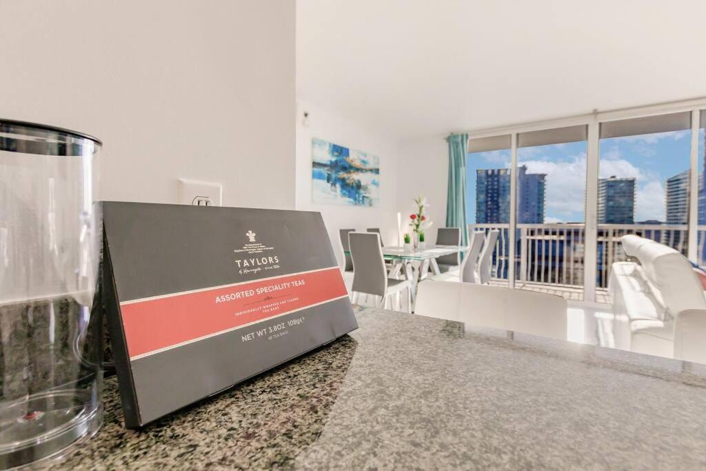 Upscale Brickell 3 Bedroom With Water Views And Free Parking Miami Zewnętrze zdjęcie
