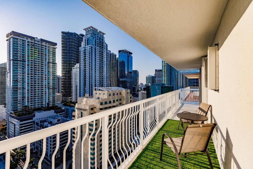 Upscale Brickell 3 Bedroom With Water Views And Free Parking Miami Zewnętrze zdjęcie