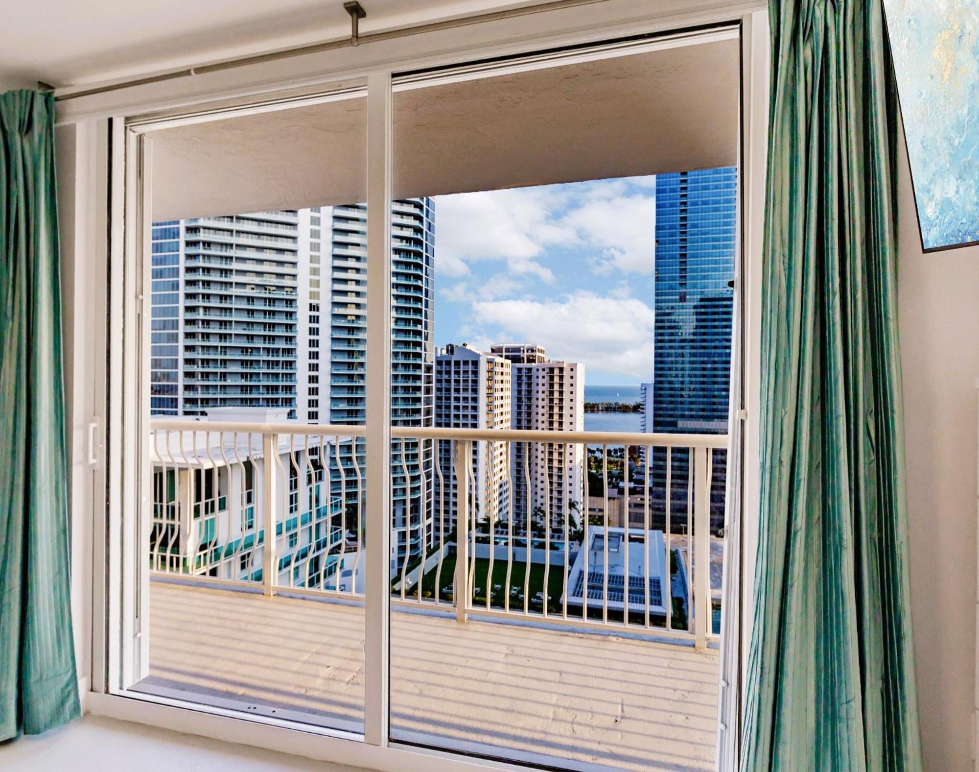 Upscale Brickell 3 Bedroom With Water Views And Free Parking Miami Zewnętrze zdjęcie