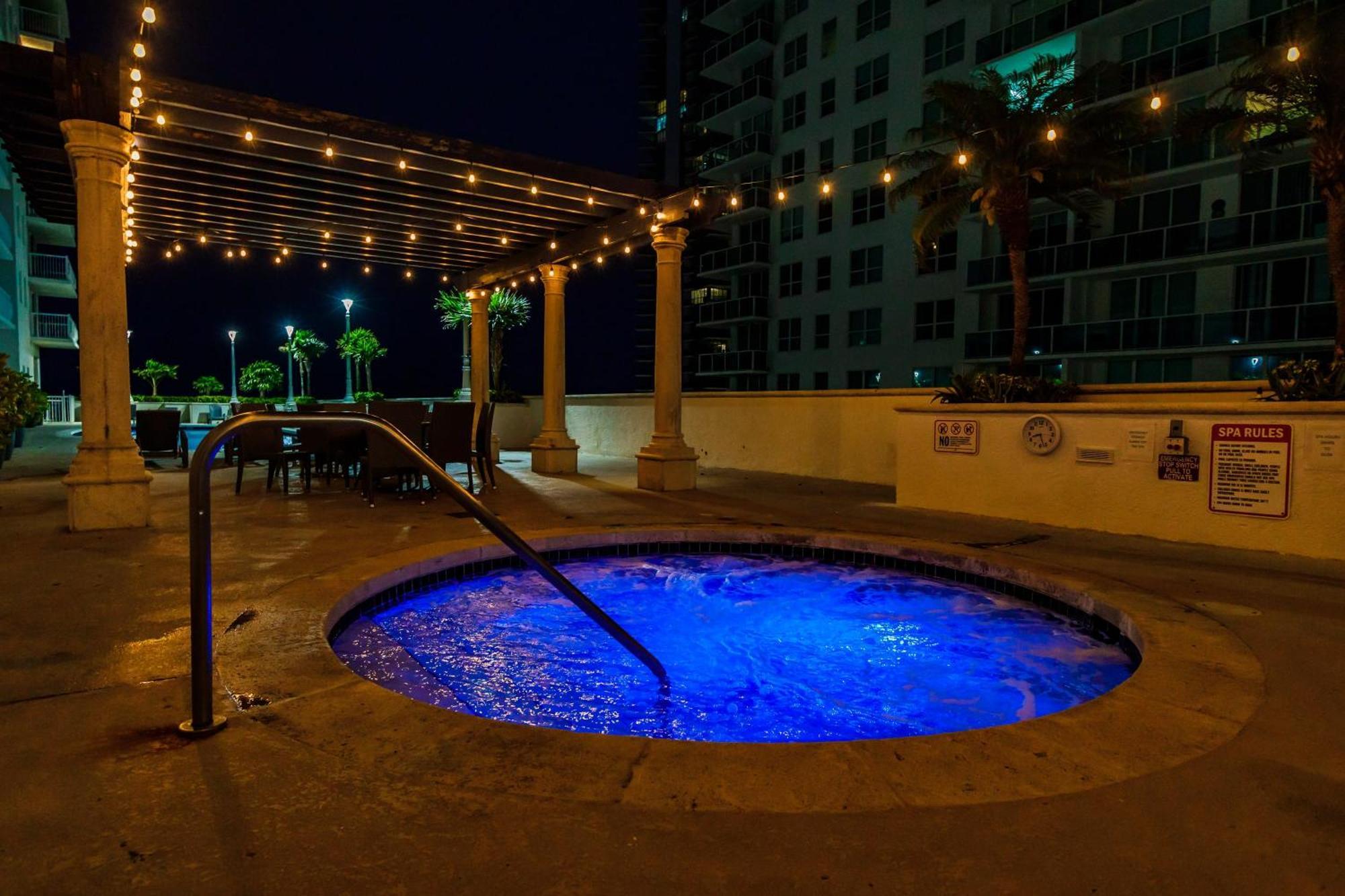 Upscale Brickell 3 Bedroom With Water Views And Free Parking Miami Zewnętrze zdjęcie