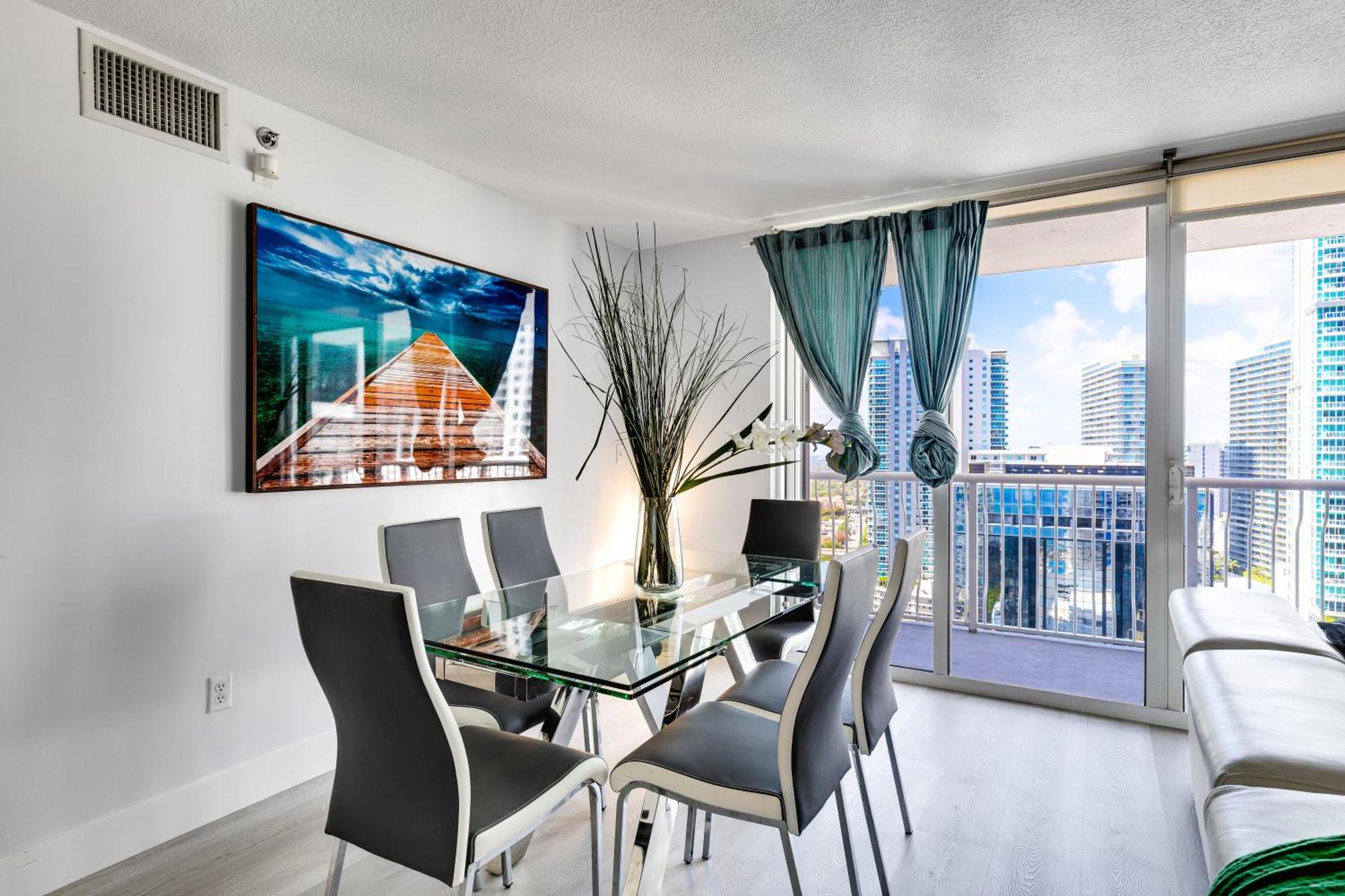 Upscale Brickell 3 Bedroom With Water Views And Free Parking Miami Zewnętrze zdjęcie